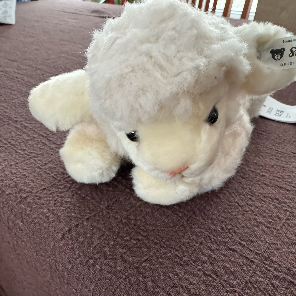 Steiff LINDA lamb stuffed animal original tags collector button ear 280030